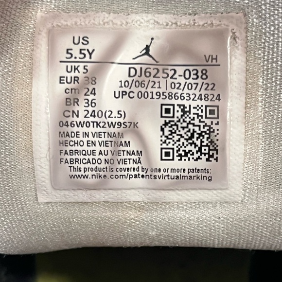 Jordan 1 low, tie dye, size, 5.5Y - Picture 7 of 7